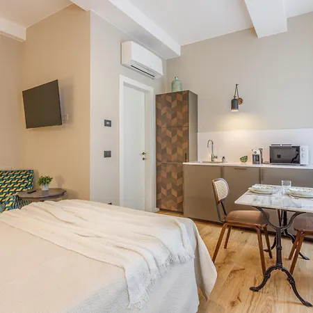Apartamento Dimora D'autore - Timeless Elegance In