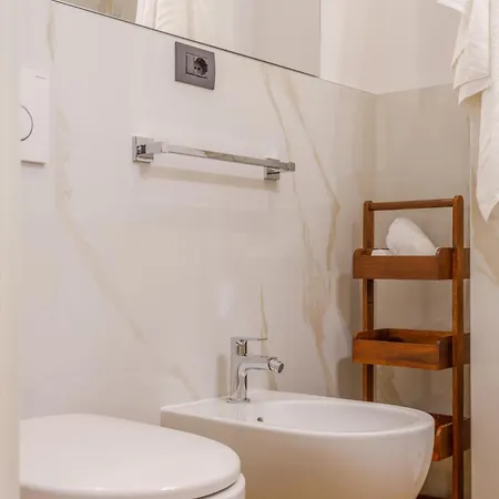 Dimora D'autore - Timeless Elegance In Apartamento *
