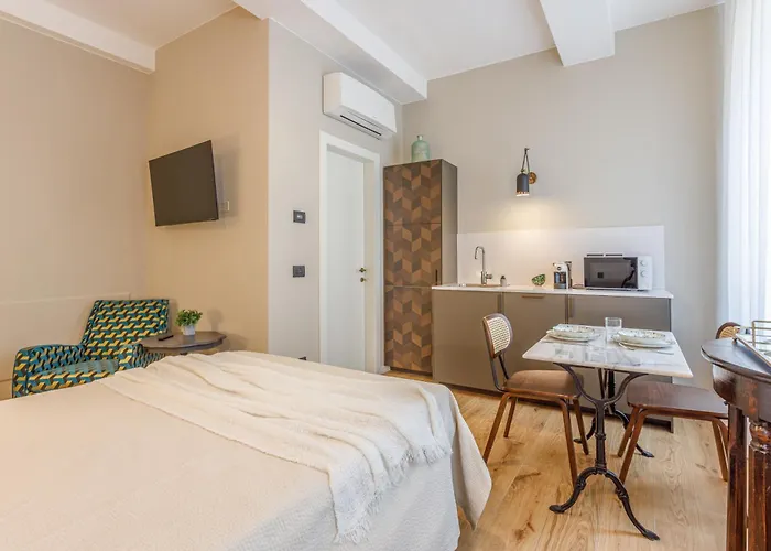 아파트 Dimora D'autore - Timeless Elegance In